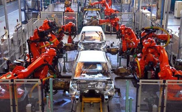 Automotrices adelantan vacaciones por caída de las exportaciones a Brasil