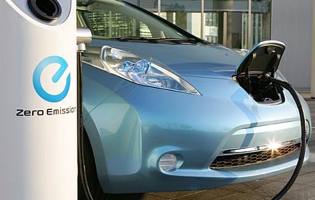 <!--:es-->Automotrices se ponen a punto para presentar los primeros vehículos eléctricos en el país<!--:-->