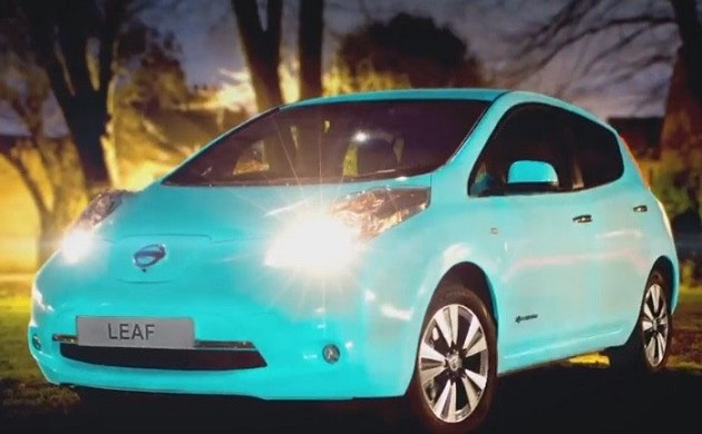 Nissan presentó el primer auto del mundo que brilla de noche