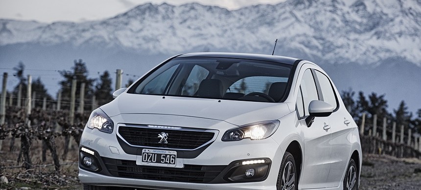 Peugeot presentó los restyling del 308 y 408 que se fabrican en Argentina