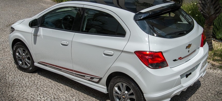 El Chevrolet Onix Effect con estética deportiva ya está a la venta