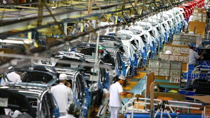 El Gobierno anunció reducción de impuestos para las automotrices