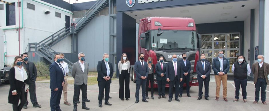 El Presidente visitó la fábrica de Scania en Tucumán