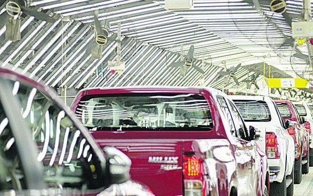 Automotrices, con paradas de producción por falta de piezas