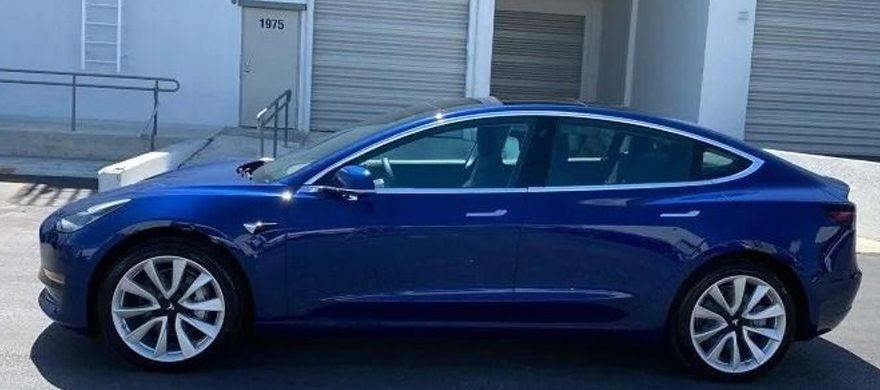 Se vendió el primer Tesla en Uruguay