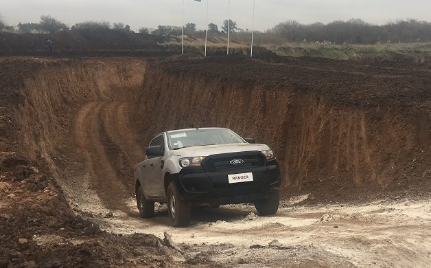 Ford Ranger 2018 mejora la versión diésel 2.2 y la naftera