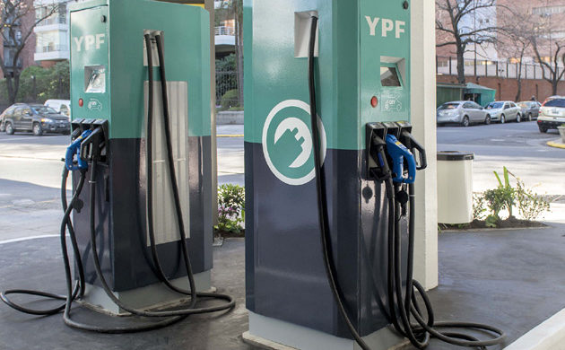 YPF instaló los primeros cargadores eléctricos