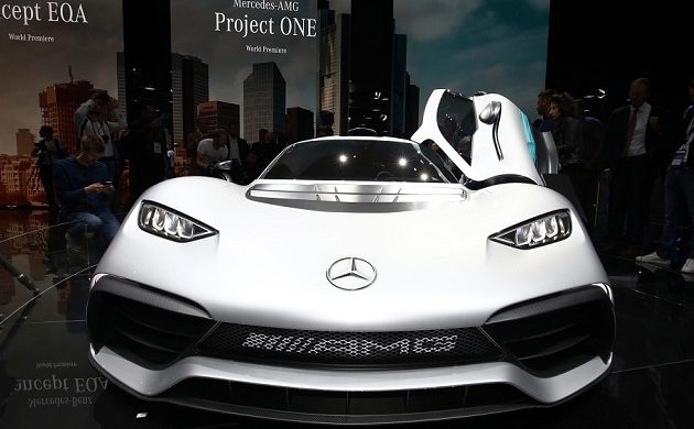 Mercedes Benz en Frankfurt: su primer híbrido encufable y un concept descomunal