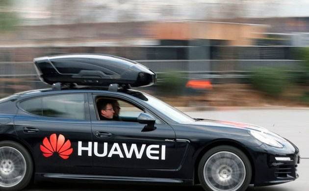 Huawei presentó un vehículo conducido mediante la inteligencia de un teléfono