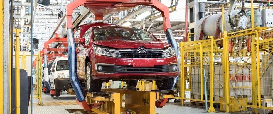 El Gobierno lanzará en mayo el plan para producir 1 millón de autos