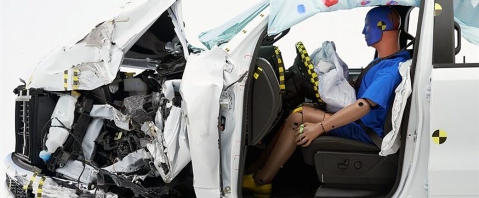 Nueva RAM 1500 supera con éxito los crash test de la IIHS